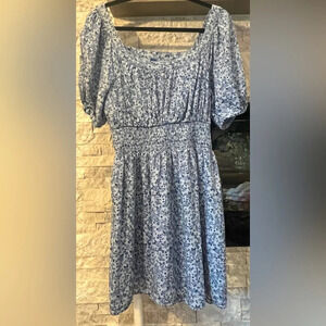 Old Navy blue paisley print square neck dress size Medium